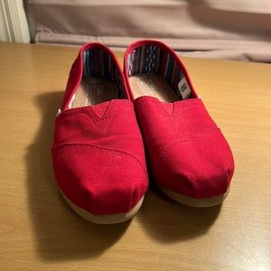 Classic Red TOMS Sz 8.5